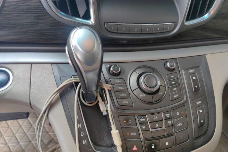 Used Buick GL8 2011 2.4L CT Luxury Business Comfort Edition Gear Lever