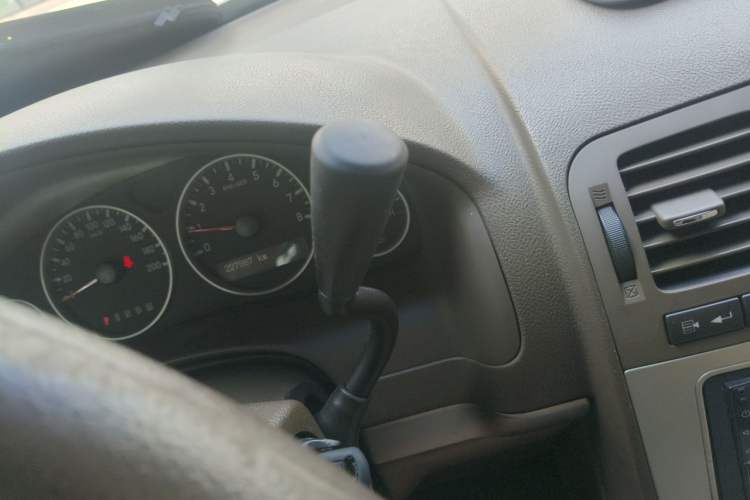 Used Buick GL8 2011 2.4L CT Comfort Edition Gear Lever
