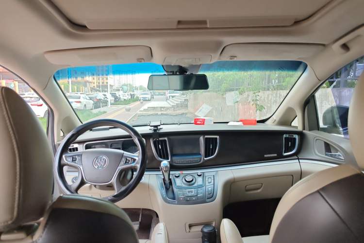 Used Buick GL8 2011 2.4L LT Luxury Business Executive Edition Headliner