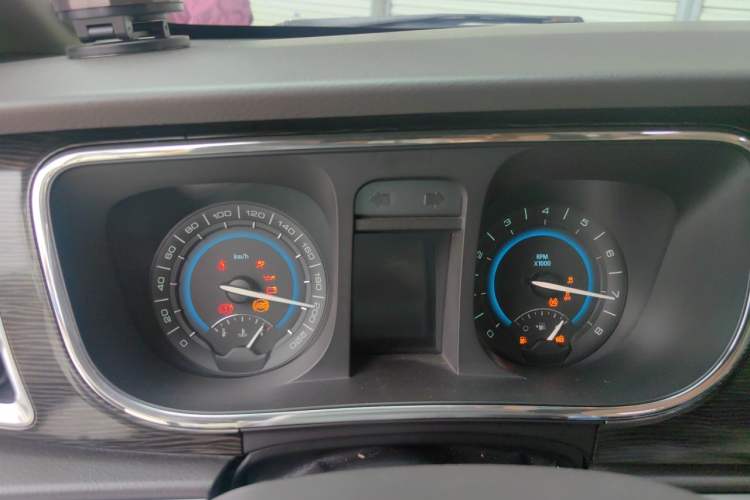 Used Buick GL8 2011 2.4L CT Luxury Business Comfort Edition Instrument Cluster