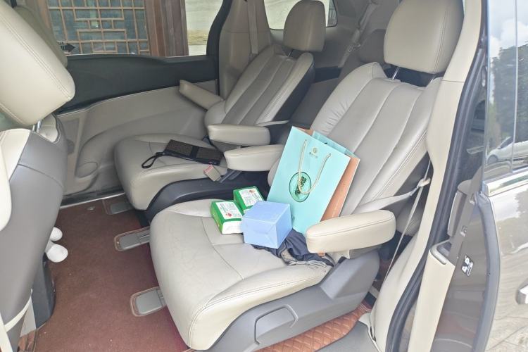 Used Buick GL8 2011 3.0L GT Luxury Business Haoya Edition Left Rear Seat
