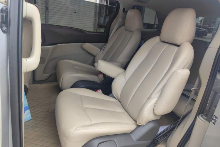Used Buick GL8 2011 2.4L CT Luxury Business Comfort Edition Left Rear Seat