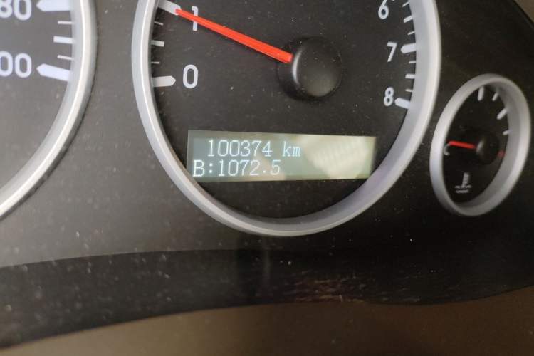 Used Buick GL8 2011 2.4L CT Comfort Edition Odometer Close Up