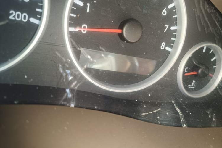 Used Buick GL8 2011 2.4L CT Comfort Edition Odometer Close Up