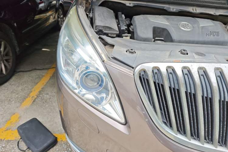 Used Buick GL8 2011 3.0L GT Luxury Business Haoya Edition Right Front Headlight