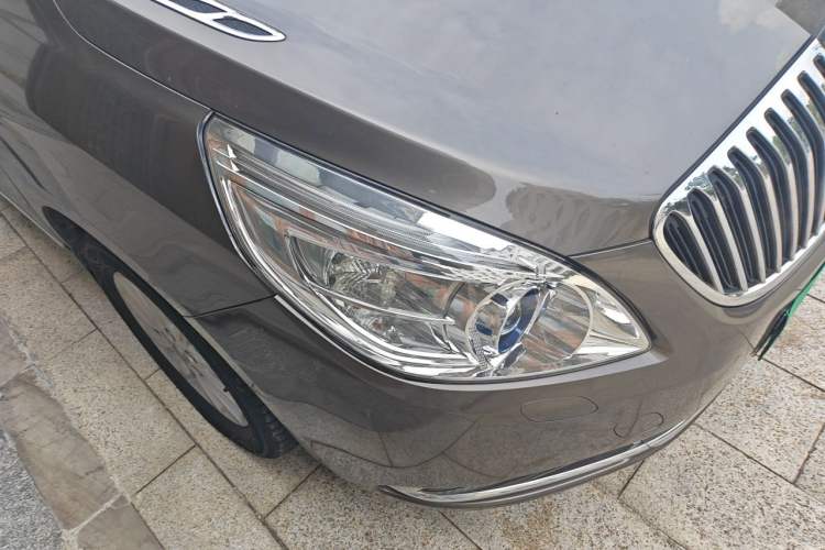 Used Buick GL8 2011 3.0L GT Luxury Business Haoya Edition Right Front Headlight