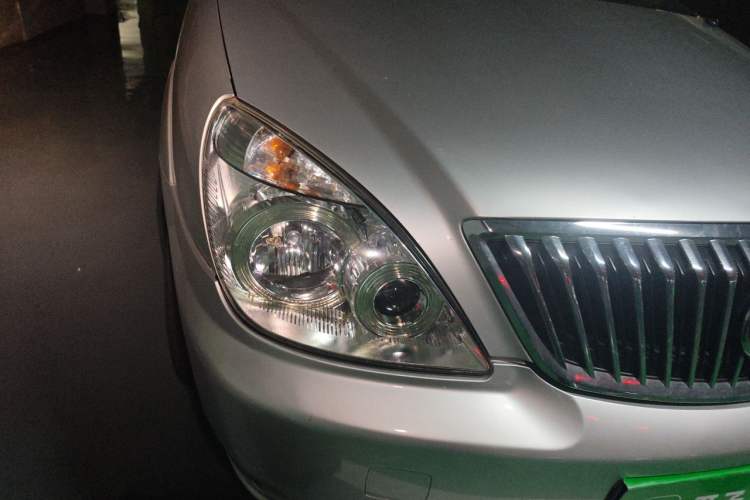 Used Buick GL8 2011 2.4L CT Comfort Edition Right Front Headlight
