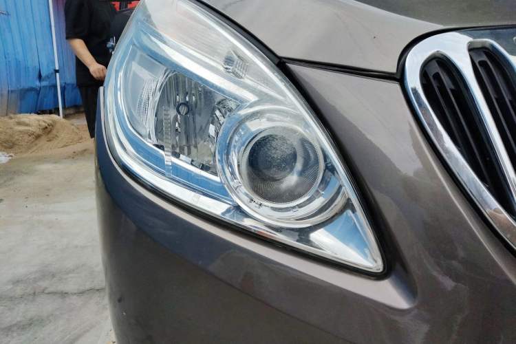 Used Buick GL8 2011 2.4L CT Luxury Business Comfort Edition Right Front Headlight