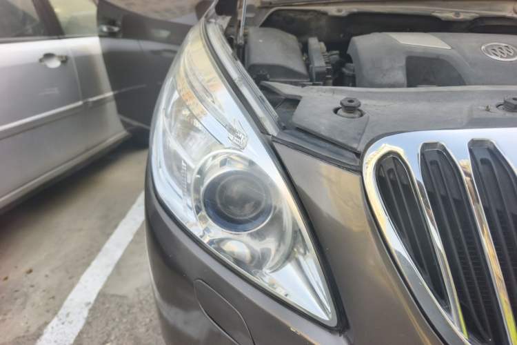 Used Buick GL8 2011 3.0L GT Luxury Business Haoya Edition Right Front Headlight