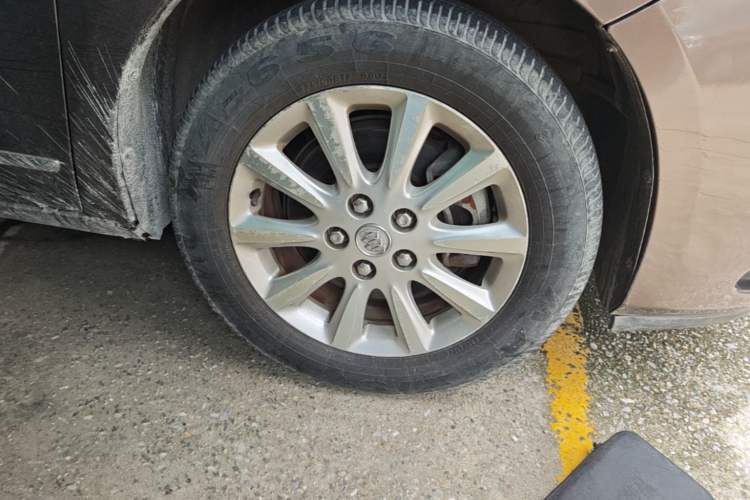 Used Buick GL8 2011 3.0L GT Luxury Business Haoya Edition Right Front Wheel Hub