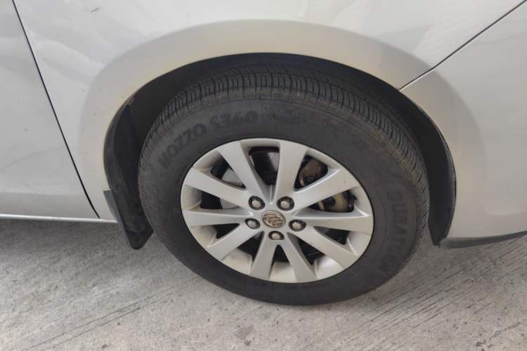 Used Buick GL8 2011 2.4L CT Luxury Business Comfort Edition Right Front Wheel Hub
