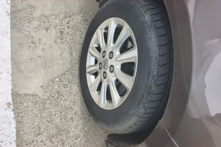 Used Buick GL8 2011 3.0L GT Luxury Business Haoya Edition Right Front Wheel Hub