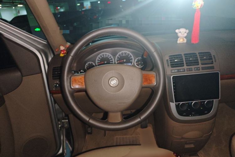 Used Buick GL8 2011 2.4L CT Comfort Edition Steering Wheel