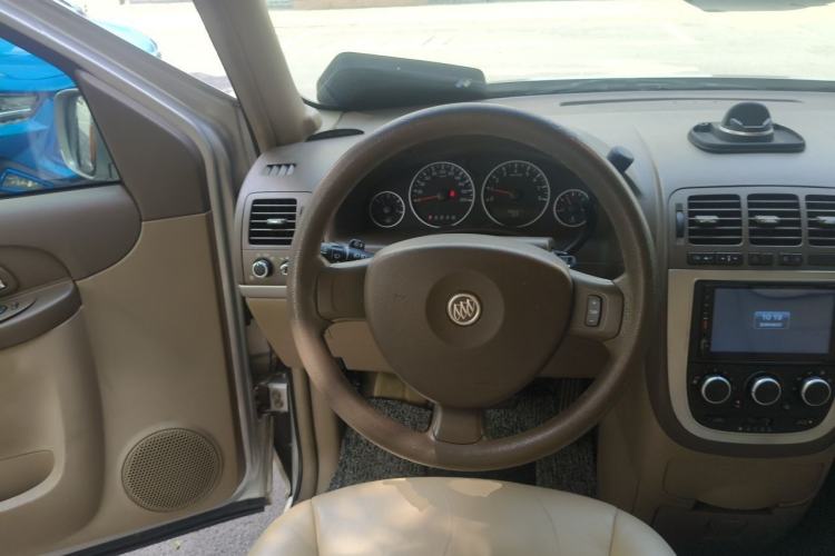Used Buick GL8 2011 2.4L CT Comfort Edition Steering Wheel