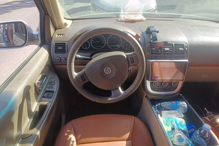 Used Buick GL8 2011 2.4L CT Comfort Edition Steering Wheel
