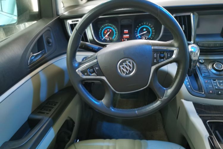 Used Buick GL8 2011 3.0L XT Luxury Business Flagship Edition Steering Wheel