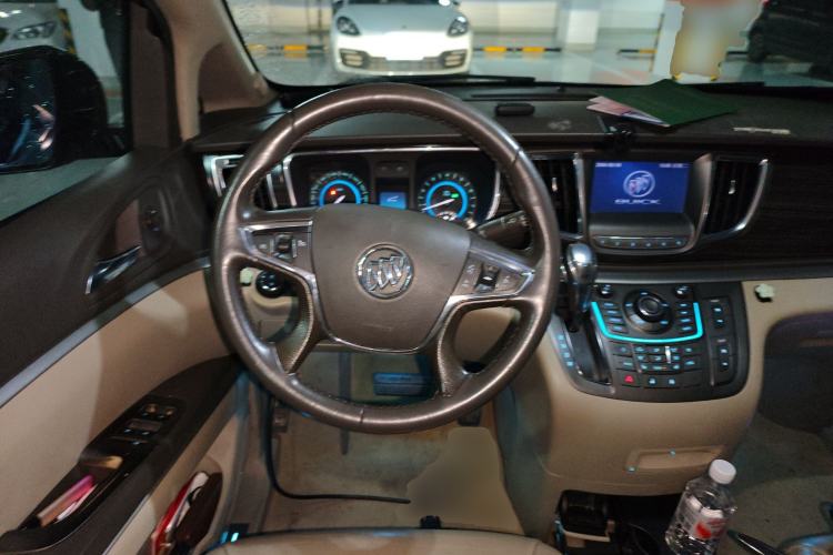 Used Buick GL8 2011 3.0L XT Luxury Business Flagship Edition Steering Wheel