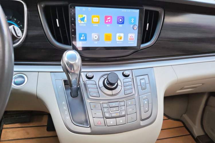 Used Buick GL8 2011 3.0L XT Luxury Business Flagship Edition Audio And AC Panel