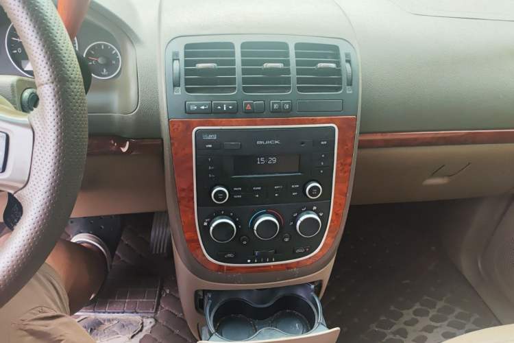 Used Buick GL8 2011 2.4L LT Executive Edition Audio And AC Panel