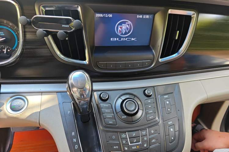 Used Buick GL8 2011 3.0L XT Luxury Business Flagship Edition Audio And AC Panel