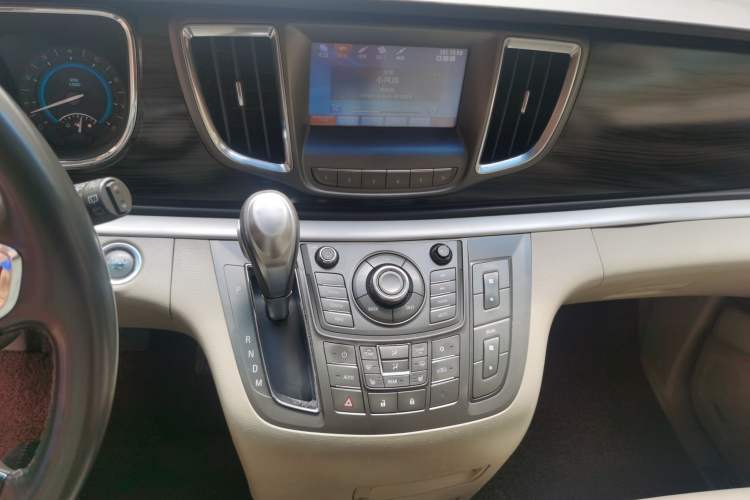 Used Buick GL8 2011 3.0L XT Luxury Business Flagship Edition Audio And AC Panel