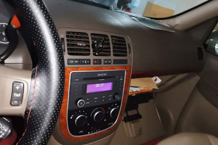 Used Buick GL8 2011 2.4L LT Executive Edition Audio And AC Panel
