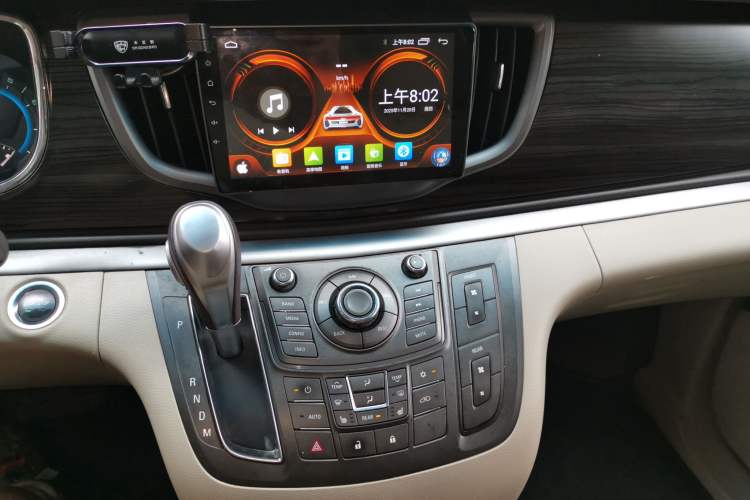 Used Buick GL8 2011 3.0L GT Luxury Business Haoya Edition Audio And AC Panel