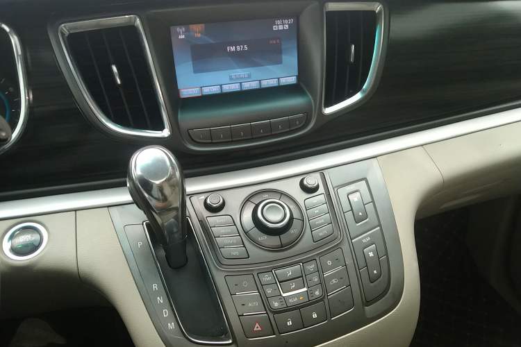 Used Buick GL8 2011 3.0L XT Luxury Business Flagship Edition Audio And AC Panel