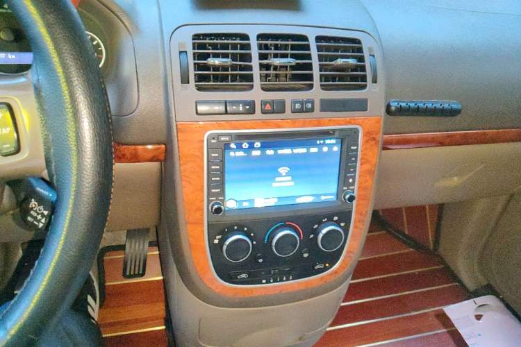 Used Buick GL8 2011 2.4L LT Executive Edition Audio And AC Panel