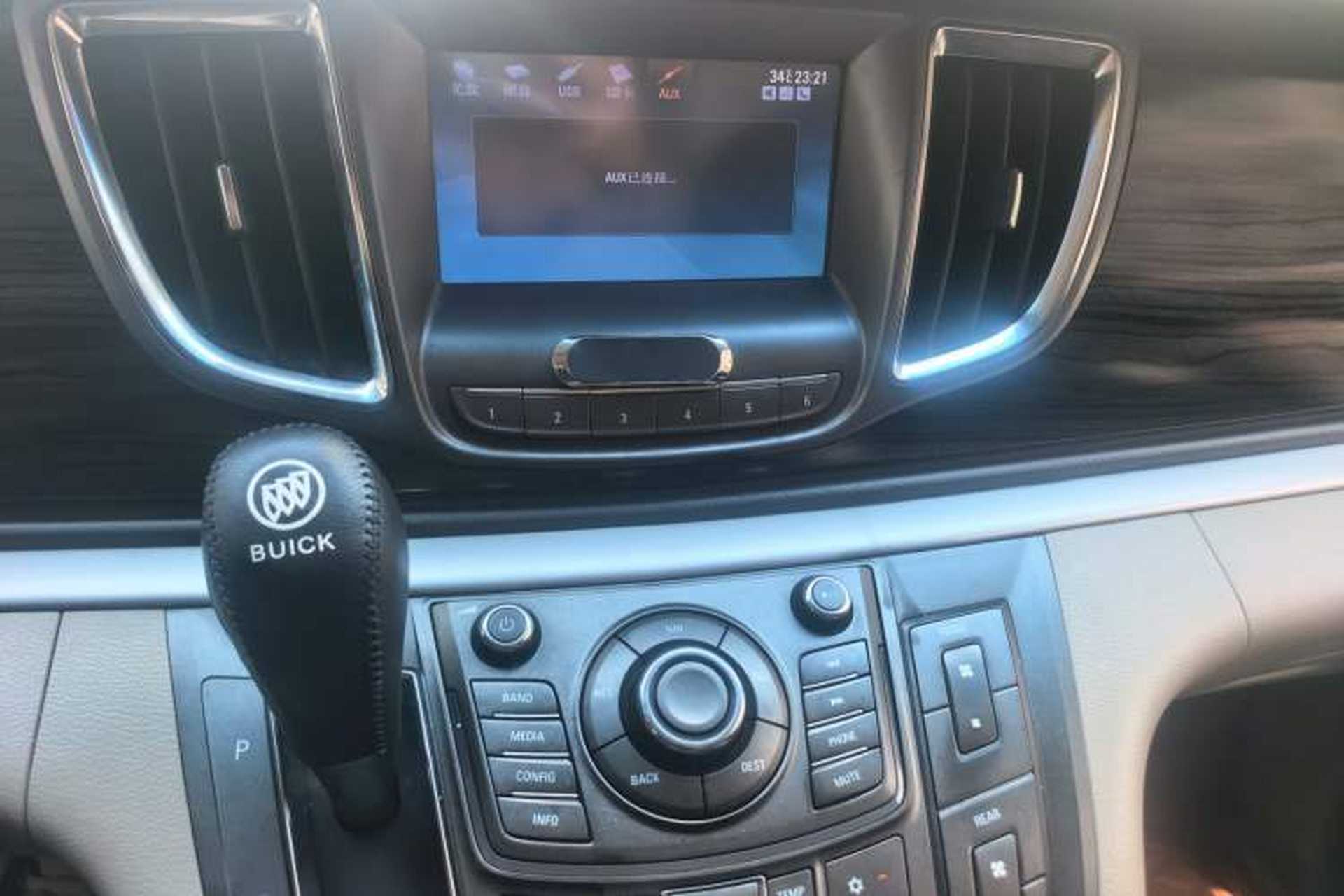 Used Buick GL8 2011 3.0L XT Luxury Business Flagship Edition Audio And AC Panel