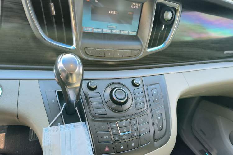 Used Buick GL8 2011 3.0L XT Luxury Business Flagship Edition Audio And AC Panel