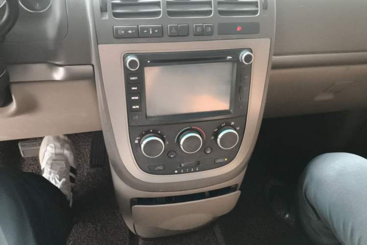 Used Buick GL8 2011 2.4L CT Comfort Edition Audio And AC Panel