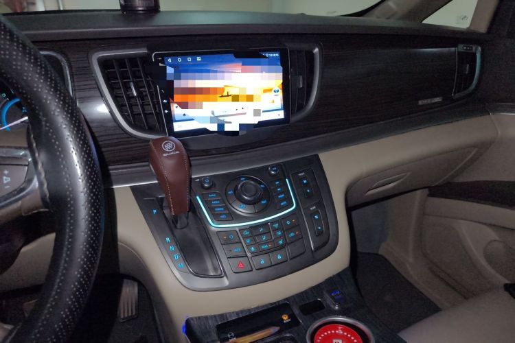Used Buick GL8 2011 3.0L GT Luxury Business Haoya Edition Audio And AC Panel