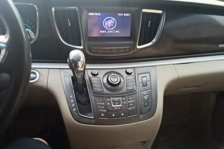 Used Buick GL8 2011 2.4L LT Luxury Business Executive Edition Audio And AC Panel