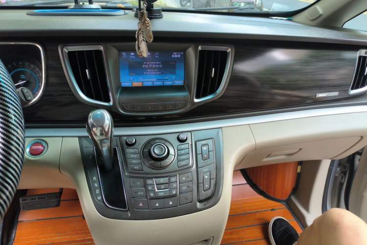 Used Buick GL8 2011 3.0L XT Luxury Business Flagship Edition Audio And AC Panel