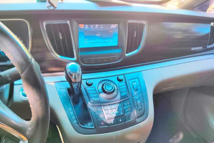 Used Buick GL8 2011 3.0L XT Luxury Business Flagship Edition Audio And AC Panel