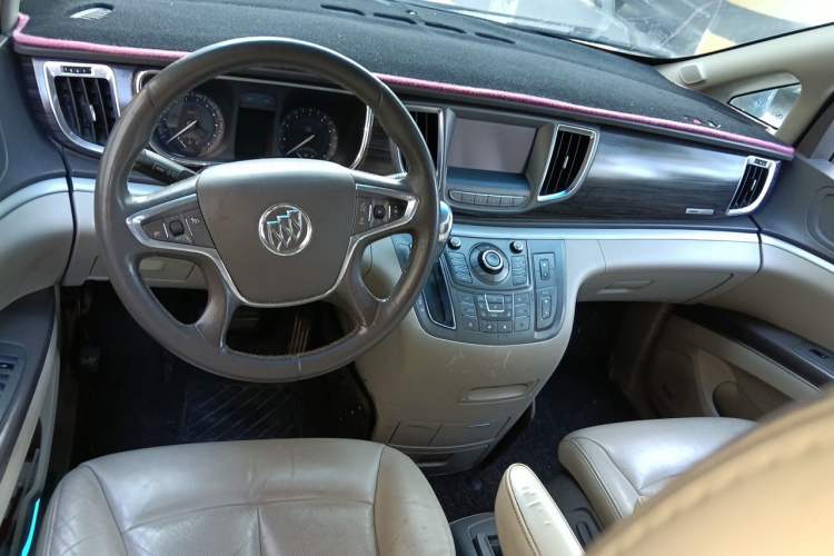 Used Buick GL8 2011 3.0L XT Luxury Business Flagship Edition Center Console