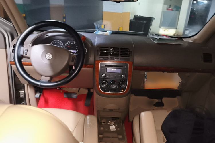 Used Buick GL8 2011 2.4L LT Executive Edition Center Console