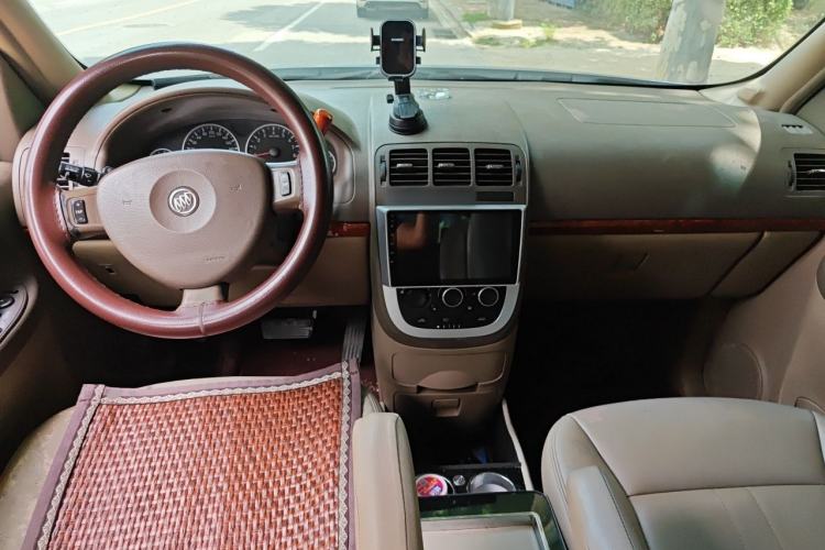 Used Buick GL8 2011 2.4L CT Comfort Edition Center Console