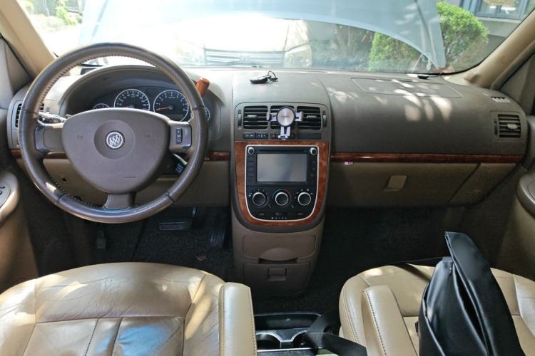Used Buick GL8 2011 2.4L LT Executive Edition Center Console