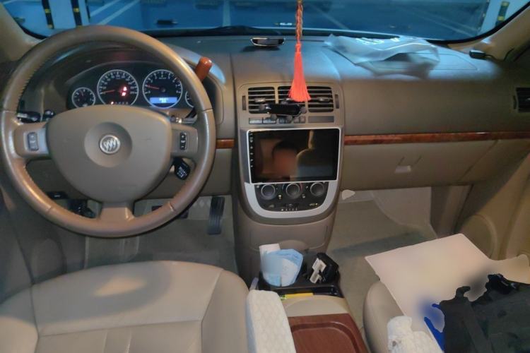 Used Buick GL8 2011 2.4L LT Executive Edition Center Console