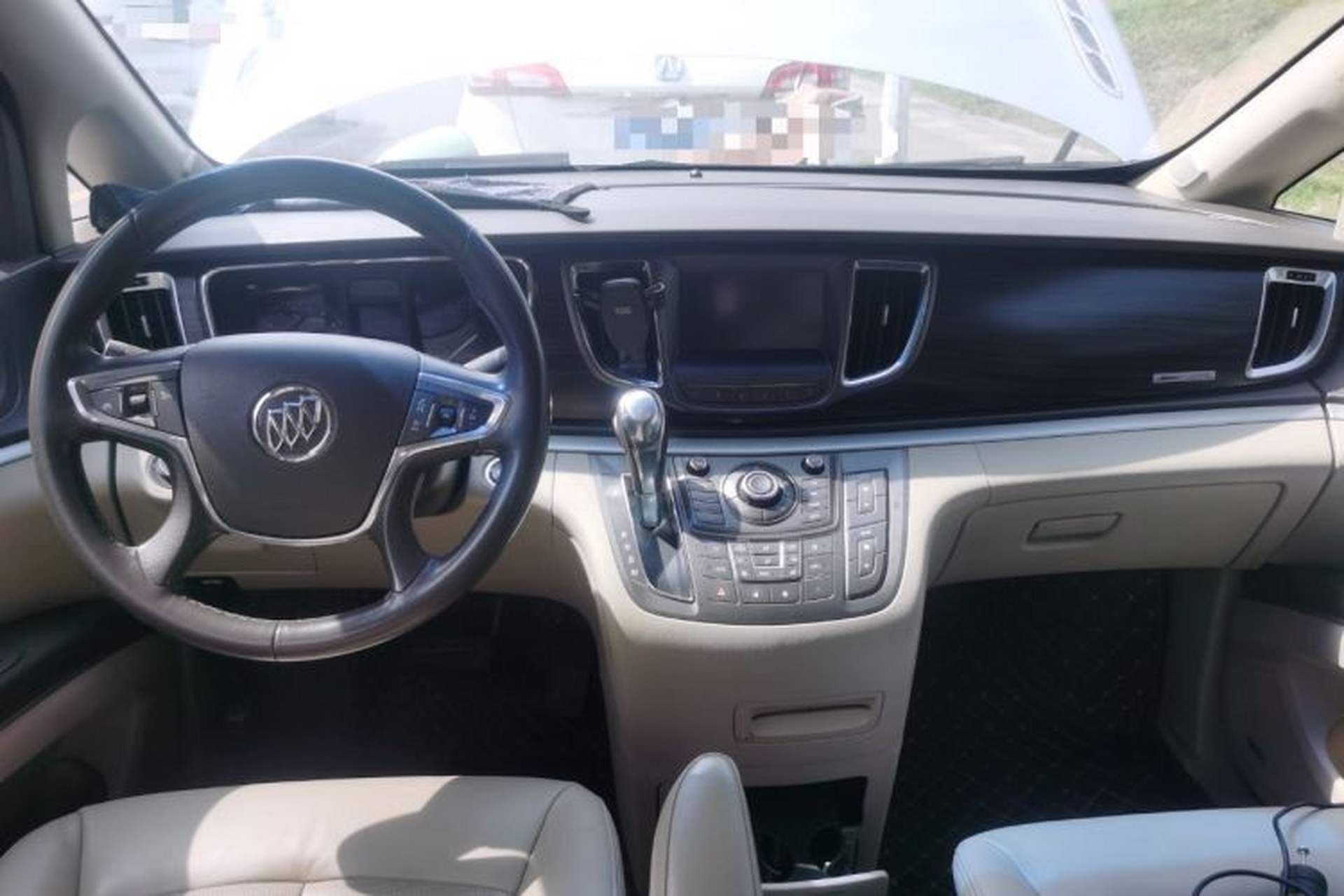Used Buick GL8 2011 3.0L XT Luxury Business Flagship Edition Center Console