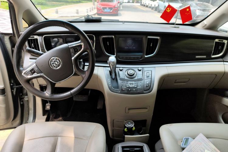 Used Buick GL8 2011 3.0L GT Luxury Business Haoya Edition Center Console