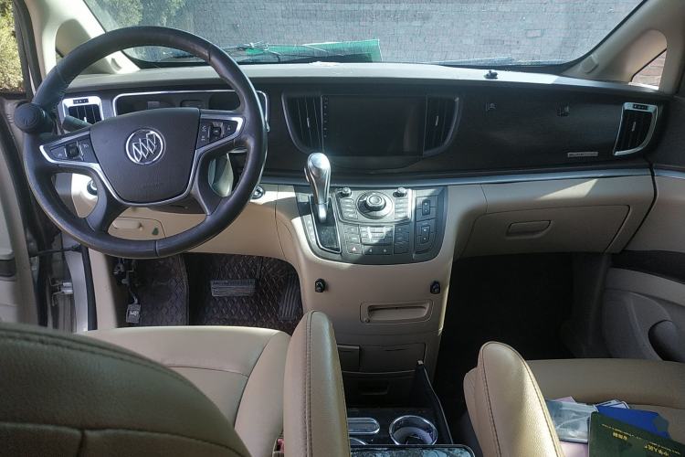 Used Buick GL8 2011 2.4L LT Luxury Business Executive Edition Center Console