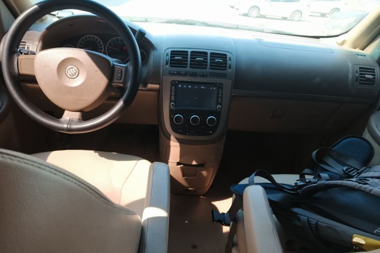 Used Buick GL8 2011 2.4L CT Comfort Edition Center Console