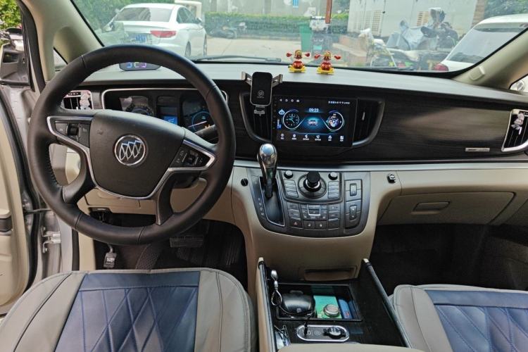 Used Buick GL8 2011 3.0L GT Luxury Business Haoya Edition Center Console