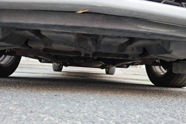 Used Buick GL8 2011 3.0L XT Luxury Business Flagship Edition Chassis Front