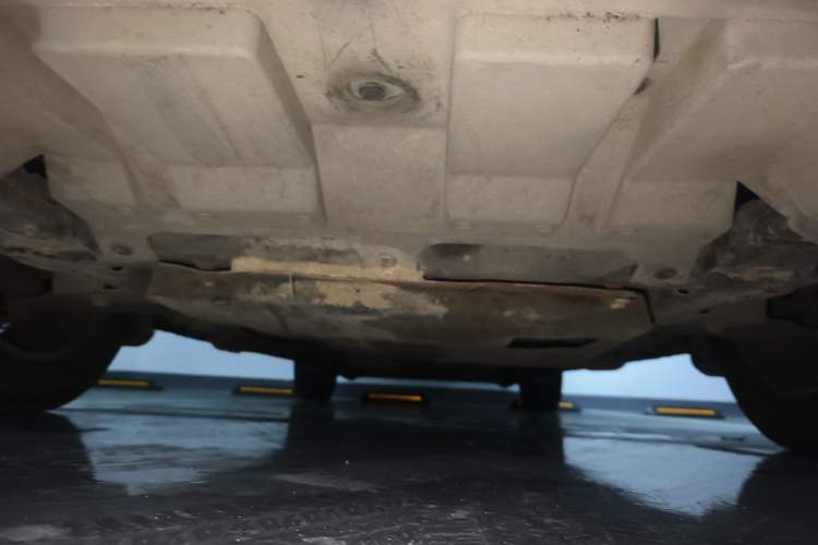 Used Buick GL8 2011 2.4L LT Luxury Business Executive Edition Chassis Front