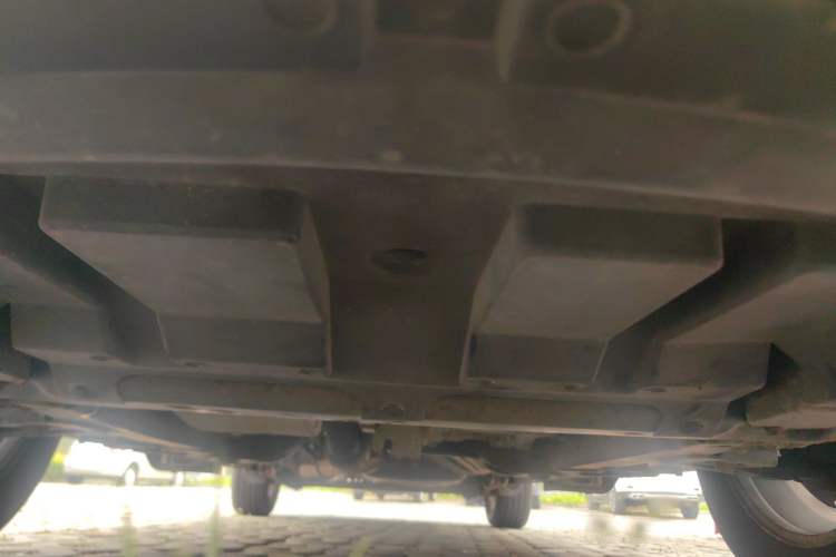 Used Buick GL8 2011 2.4L CT Luxury Business Comfort Edition Chassis Front