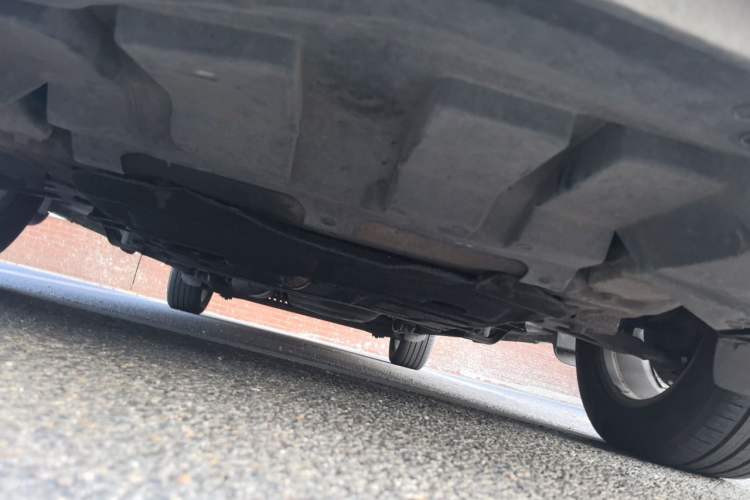 Used Buick GL8 2011 2.4L CT Comfort Edition Chassis Front